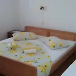 Sandro Apartment *
